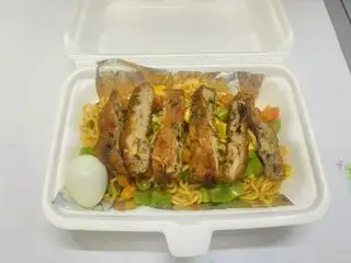 Hình ảnh Mì trộn chả ốc giã tay 