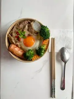 Hình ảnh Combo Cơm thăn heo xào xả ớt + nước ép