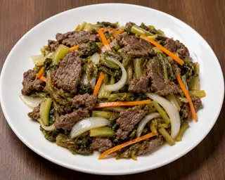 Hình ảnh Cơm dưa bò( cơm chiên + bò xào dưa)