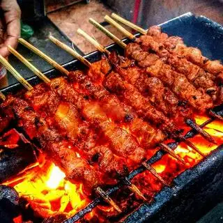 Hình ảnh Thịt xiên nướng đặc biệt