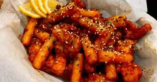 Hình ảnh Gà Viên Tokbokki Xốt Cay