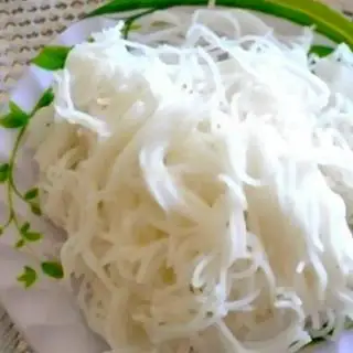 Bún thêm - 5.000 ₫ tại Bún Riêu Cua & Canh Bún - Quang Trung