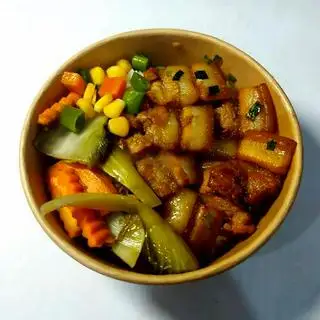 Hình ảnh Cơm đảo thịt rang cháy cạnh
