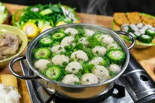 Hình ảnh Lẩu Khổ Qua Rừng - Cá Thác Lác Nhỏ ( 2-3 người)
