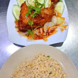 Hình ảnh Cơm gà chiên nước mắm