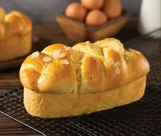 Bánh Mì Hoa Cúc - 48.000 ₫ tại Bánh Mì Hà Nội - Nguyễn Biểu