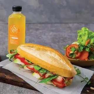 Hình ảnh Combo Bánh mì Xá xíu và Đồ uống