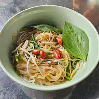 Hình ảnh Vắt hủ tiếu trộn thêm