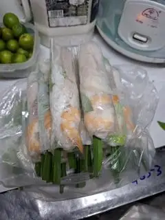 Hình ảnh Gỏi cuốn tôm thit