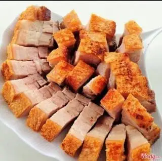 HEO QUAY BA RỌI DA GIÒN (300gam)+TẶNG 1 PHẦN BÁNH MÌ (ăn kèm) - 147.000 ₫ tại Bánh Mì Heo Quay A Tài - Phạm Thế Hiển