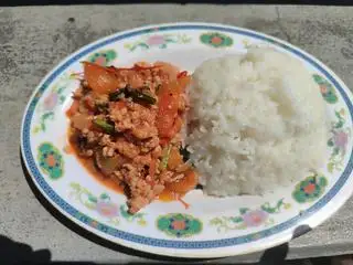 Hình ảnh cơm thịt băm sốt cà