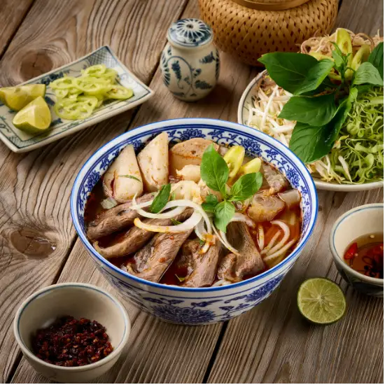 BÚN BÒ HUẾ (NẠM + CHẢ HEO + BÒ VIÊN + GÂN) - 70.000 ₫ tại Bún Bò 1991 - Cống Quỳnh