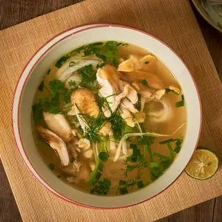 Hình ảnh Phở gà lẫn