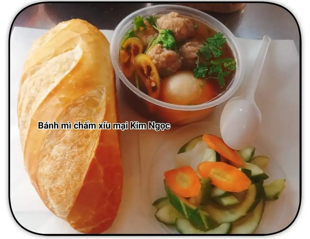 Bánh Mì Chấm Xíu Mại + Trứng - 35.000 ₫ tại Kim Ngọc - Bánh Mì Xíu Mại - Nguyễn Văn Đậu