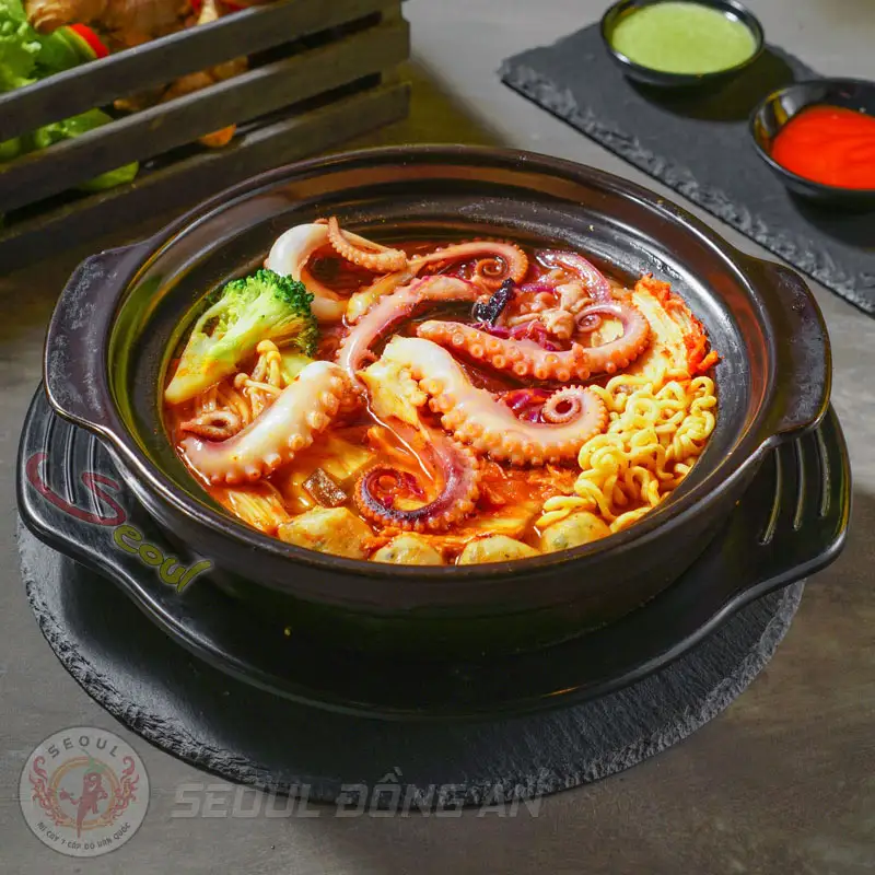 Mỳ cay mực  - 68.000 ₫ tại Phú Châu - Bún Đậu & Mì Cay Sasi - Đường Số 2