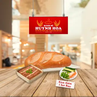 Bánh mì patê sz L (Đặc biệt) - 52.000 ₫ tại Bánh Mì Huynh Hoa - 26 Lê Thị Riêng