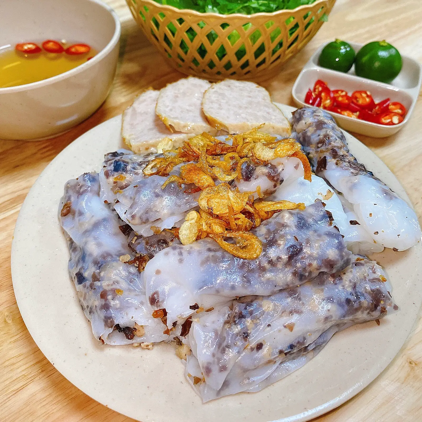 Hình ảnh Bánh cuốn nhân thịt mộc nhĩ + chả