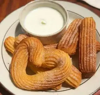 Bánh CHURROS HEART ❤️+ Sốt Sữa Đặc Đánh Bông  - 59.000 ₫ tại Jintilervz - Sữa Tươi, Trái Cây Tự Chọn Mix Protein & Sữa Tươi Trân Châu Xoài - Tạ Quang Bửu