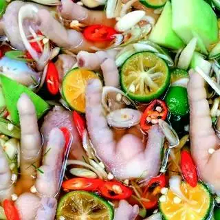 Hình ảnh Chân gà ngâm sả tắc