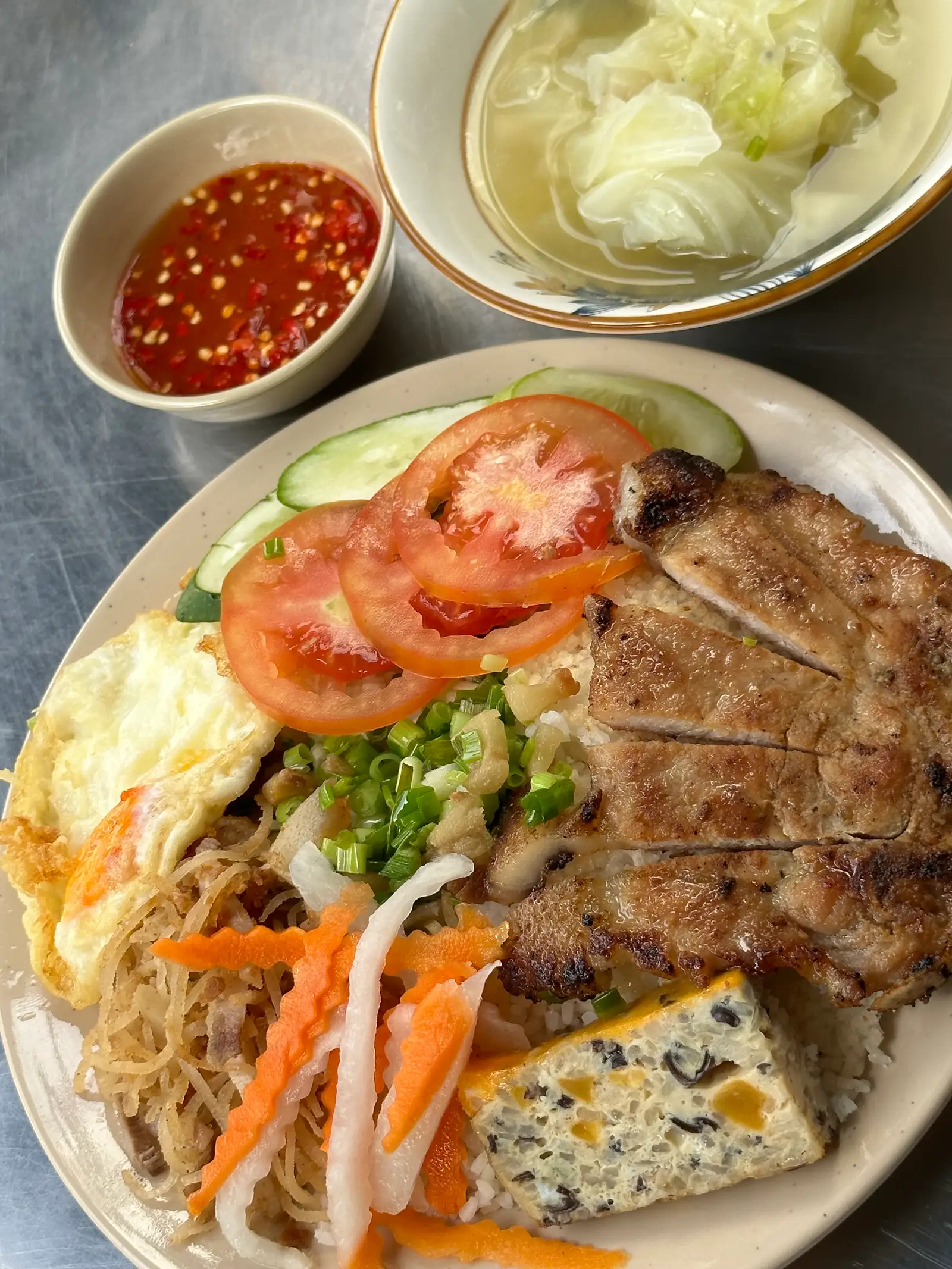 Hình ảnh Cơm sườn bì chả 