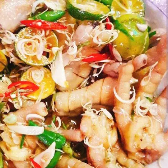 Hình ảnh Chân gà sả tắc 2 vị phần lớn 