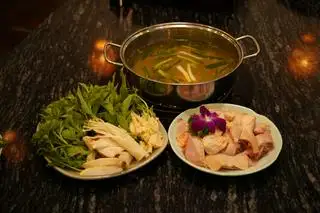 Lẩu Gà Lá É - 459.520 ₫ tại Niêu Xưa - Cao Thắng