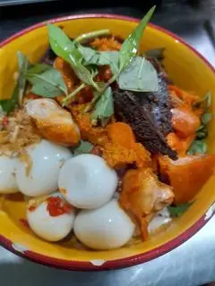 Mì Trộn Phá Lấu Bò - 70.000 ₫ tại Ăn Vặt Nhà Mon - Bánh Tráng Nướng & Phá Lấu - Hoàng Dư Khương