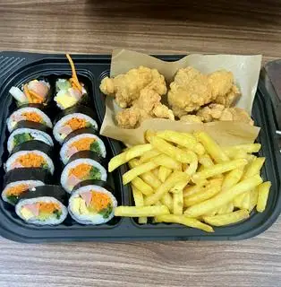 Hình ảnh Set kimbap - gà viên - khoai lắc