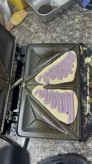 Hình ảnh Hotdog sốt việt quất