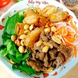 Hình ảnh bún thịt xào ( bò ) chả giò