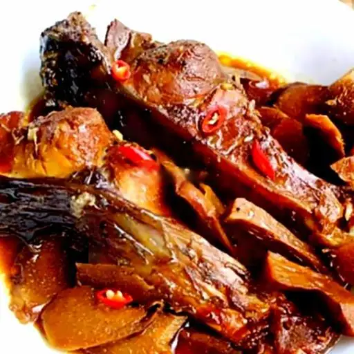 Hình ảnh Cá trắm kho riềng