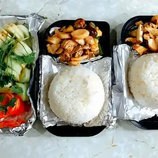 Hình ảnh Cơm gà xào nấm