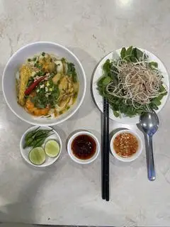 Hình ảnh Mì Quảng thập cẩm