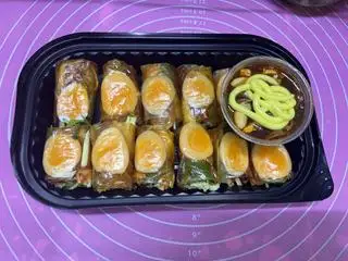 Hình ảnh BÁNH TRÁNG CUỐN LÒNG ĐÀO CHẤM SỐT ME 