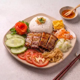 Hình ảnh Cơm Tấm Ba Chỉ Bì Chả