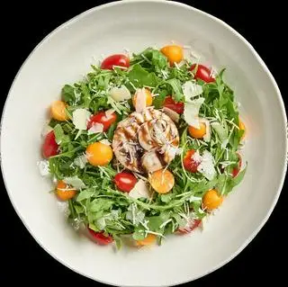 Golden Berry Burrata Salad - 285.000 ₫ tại Italiani's Pizza - Diamond Plaza