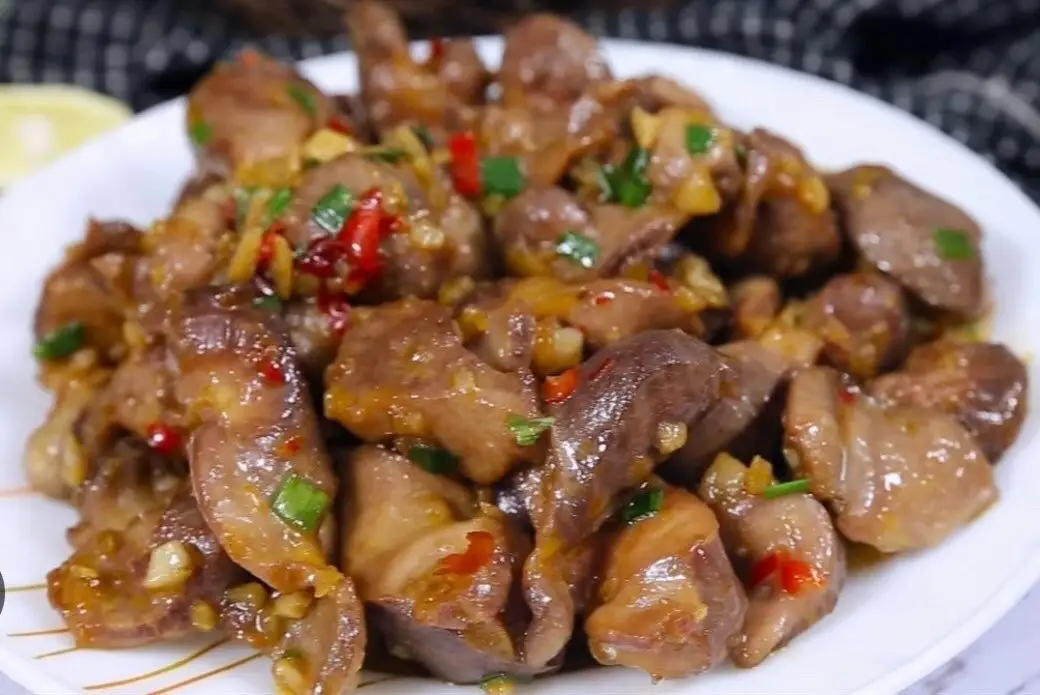 Hình ảnh Lòng gà xào tỏi