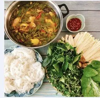 Hình ảnh Lẩu gà chanh ớt lớn - 1 con