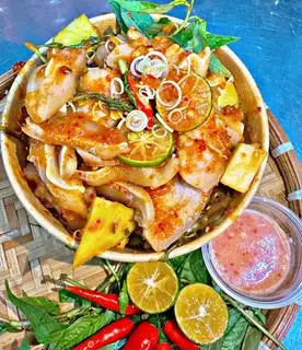 Tai heo giòn giòn sốt Thái -nhỏ  - 79.000 ₫ tại Chân Gà Sốt Thái & Trứng Non - Tôn Đản