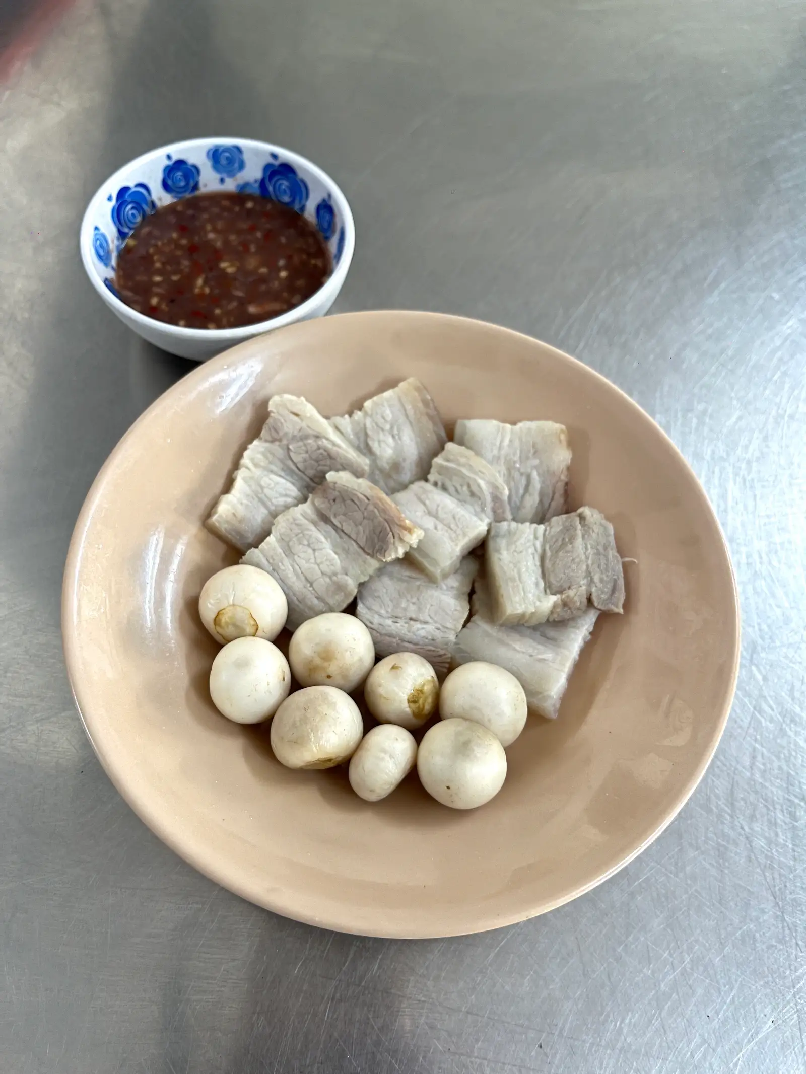 Cơm thịt luộc cà pháo - 52.000 ₫ tại Quán Cơm Gia Đình 006 - Cơm Văn Phòng - Chung Cư Miếu Nổi