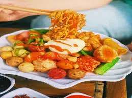 Hình ảnh Mì indo xúc xích 