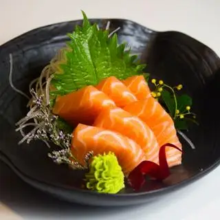Hình ảnh Sashimi cá hồi - 6 miếng.