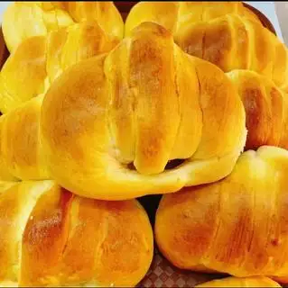 bánh mì cua pho mai  - 17.000 ₫ tại Tiệm Bánh Minh Phụng - Bánh Kem & Bánh Ngọt - Đặng Văn Ngữ