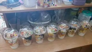 Hình ảnh Hoa quả tươi dầm sữa chua
