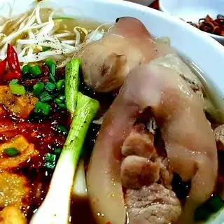 Hủ tiếu giò heo - sườn sụn - 55.000 ₫ tại Mẹ Thịnh - Bánh Canh & Hủ Tiếu - Bùi Minh Trực