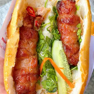 Bánh mì Pate + Nem nướng - 33.000 ₫ tại Xôi Mặn & Bánh Mì Phú Quý - Trần Văn Đang
