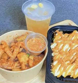 Hình ảnh Combo Một (Chân gà sốt thái + Bánh tráng cuộn bơ/me + Trà tắc)