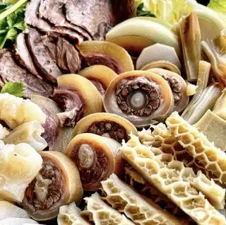 Lẩu thập cẩm siêu lớn - 350.000 ₫ tại Lẩu Bò Cô Xuân - Đoàn Văn Bơ