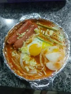 Hình ảnh Xúc xích trứng sốt tứ vị (Kèm bánh mì)