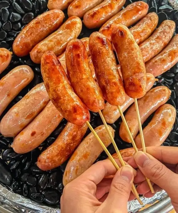 Lạp Xưởng Nướng Đá Mê Phê (Chuẩn Vị Hà Khẩu) - 20.000 ₫ tại Mê Phê - Lạp Xưởng Nướng Đá, Trà Trái Cây & Ăn Vặt - Điện Biên Phủ